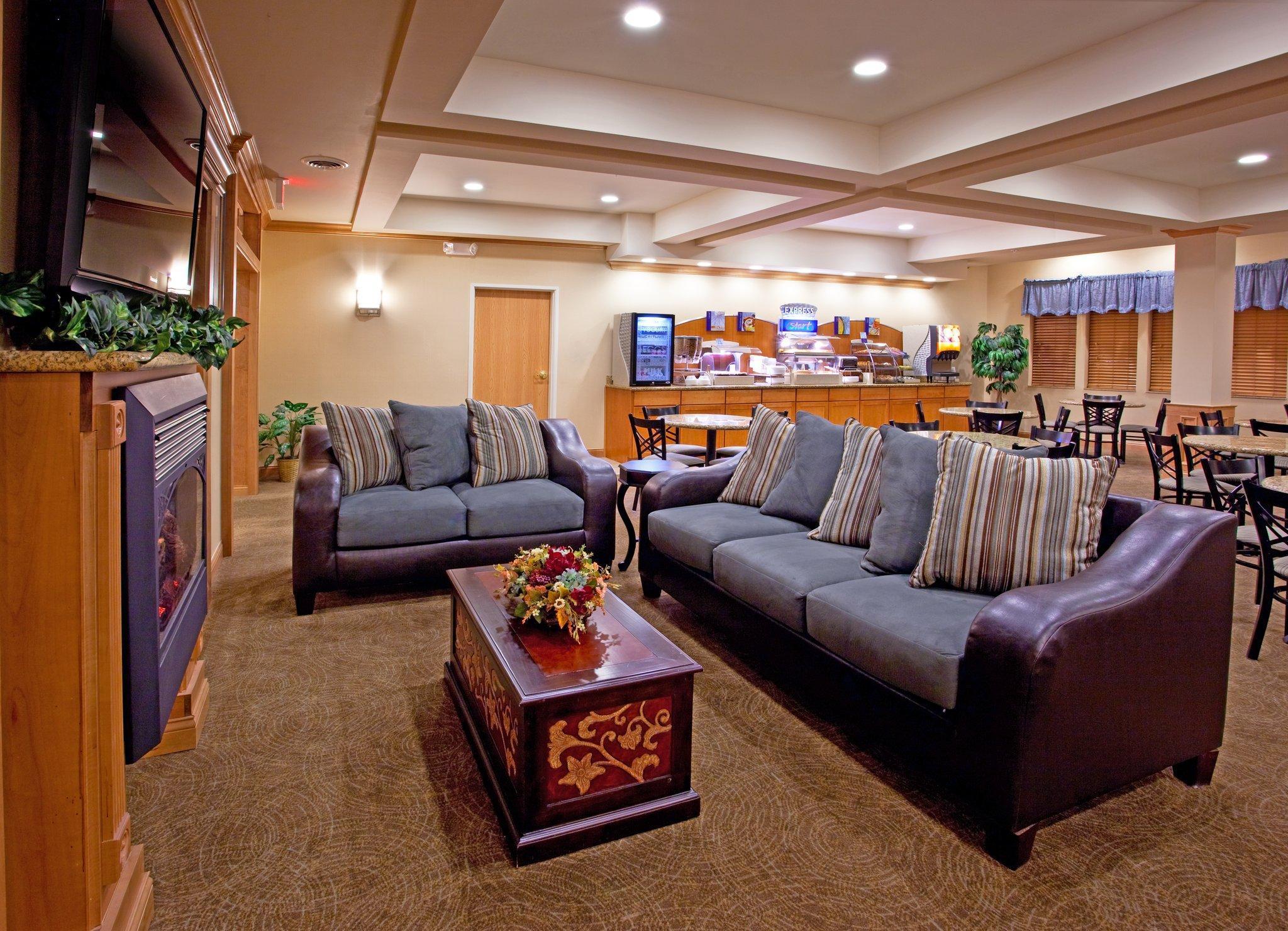 Holiday Inn Express Hotel & Suites Chesterfield - Selfridge Area By Ihg Luaran gambar